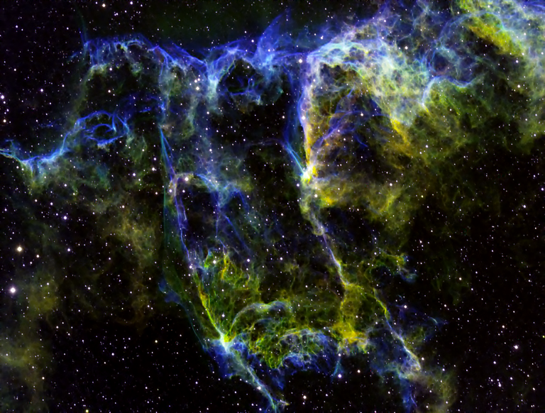 A Spooky Knot in the Veil Nebula