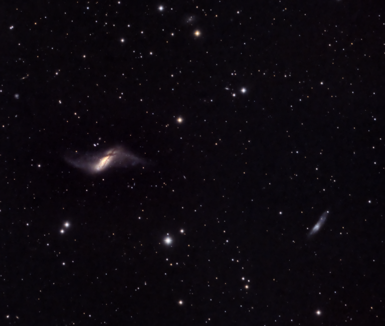 Polar ring galaxy NGC660